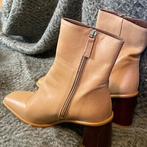 Alohas Leather Zip Up Boots